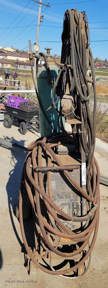 image for item LO9970 Miller Millermatic 200  welder/generator