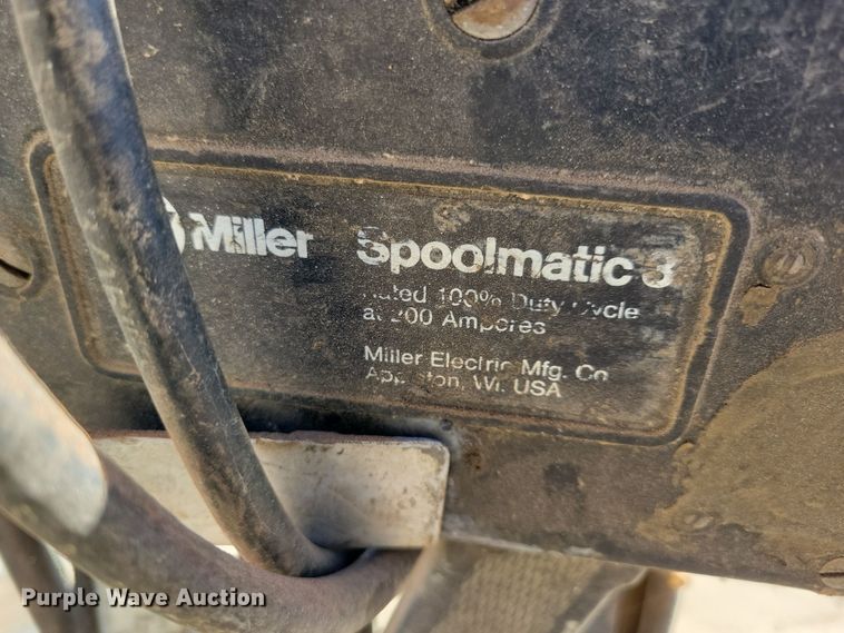 image for item LO9970 Miller Millermatic 200  welder/generator