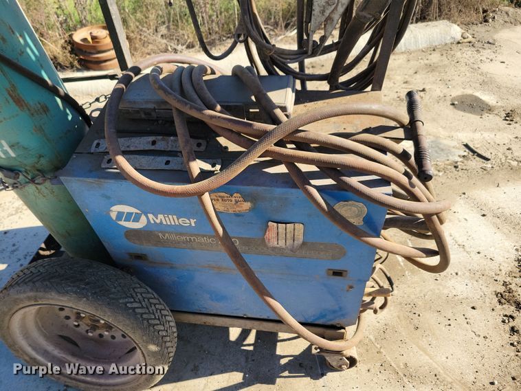 image for item LO9970 Miller Millermatic 200  welder/generator