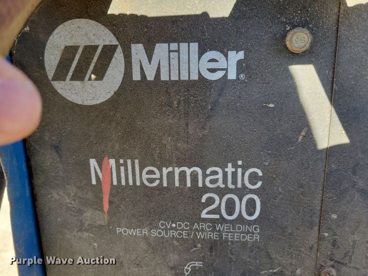 image for item LO9970 Miller Millermatic 200  welder/generator