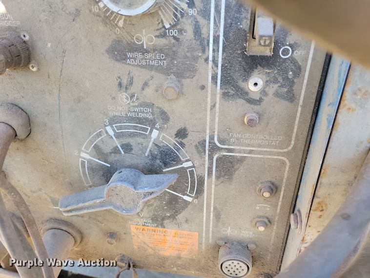 image for item LO9970 Miller Millermatic 200  welder/generator