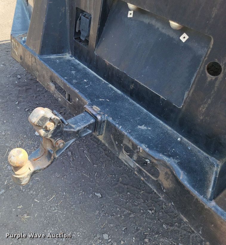 image for item LS9756 2011 Ford F250 Super Duty  Crew Cab flatbed pickup truck