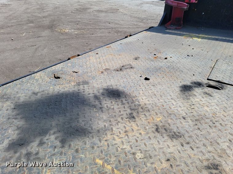 image for item LS9756 2011 Ford F250 Super Duty  Crew Cab flatbed pickup truck