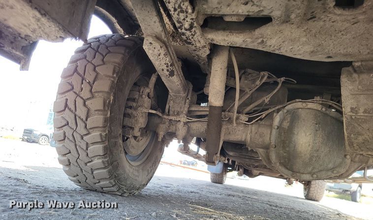 image for item LS9756 2011 Ford F250 Super Duty  Crew Cab flatbed pickup truck