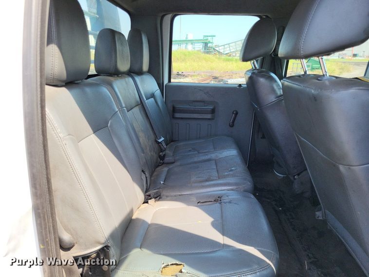 image for item LS9756 2011 Ford F250 Super Duty  Crew Cab flatbed pickup truck