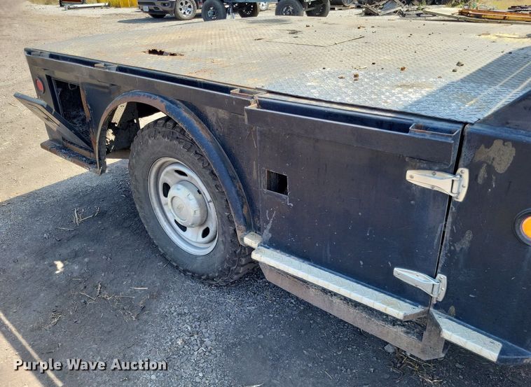 image for item LS9756 2011 Ford F250 Super Duty  Crew Cab flatbed pickup truck