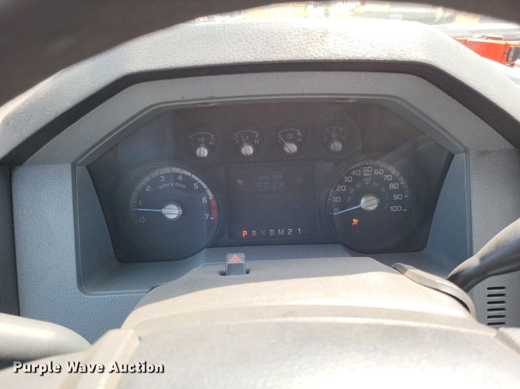 image for item LS9756 2011 Ford F250 Super Duty  Crew Cab flatbed pickup truck