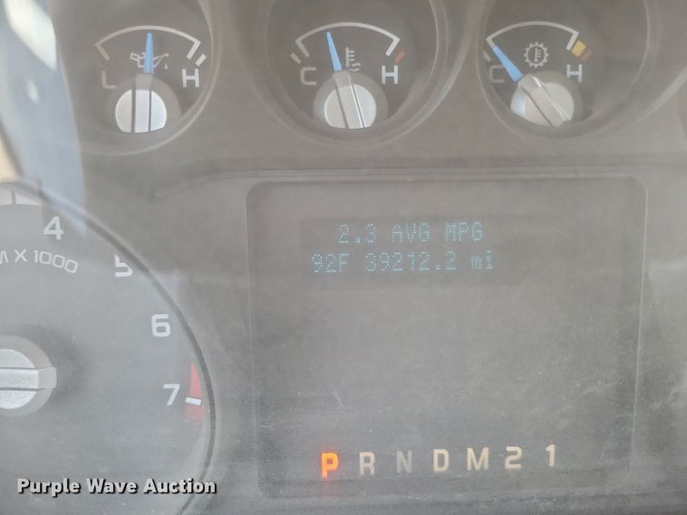 image for item LS9756 2011 Ford F250 Super Duty  Crew Cab flatbed pickup truck