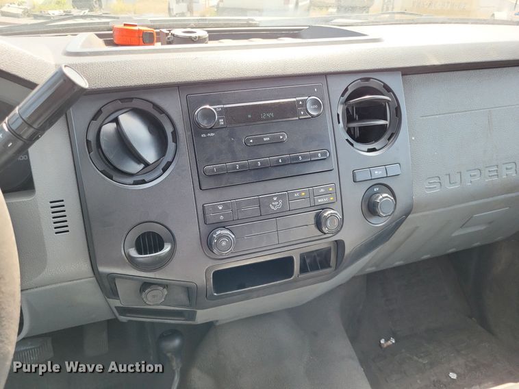 image for item LS9756 2011 Ford F250 Super Duty  Crew Cab flatbed pickup truck