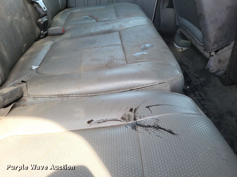 image for item LS9756 2011 Ford F250 Super Duty  Crew Cab flatbed pickup truck