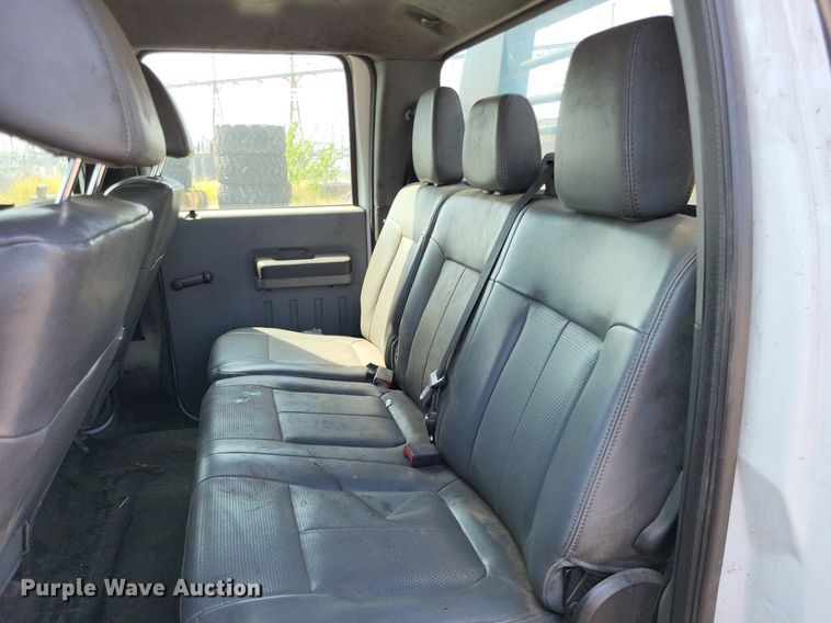 image for item LS9756 2011 Ford F250 Super Duty  Crew Cab flatbed pickup truck