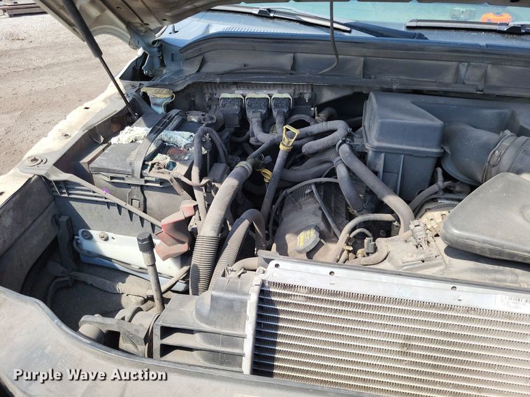 image for item LS9756 2011 Ford F250 Super Duty  Crew Cab flatbed pickup truck