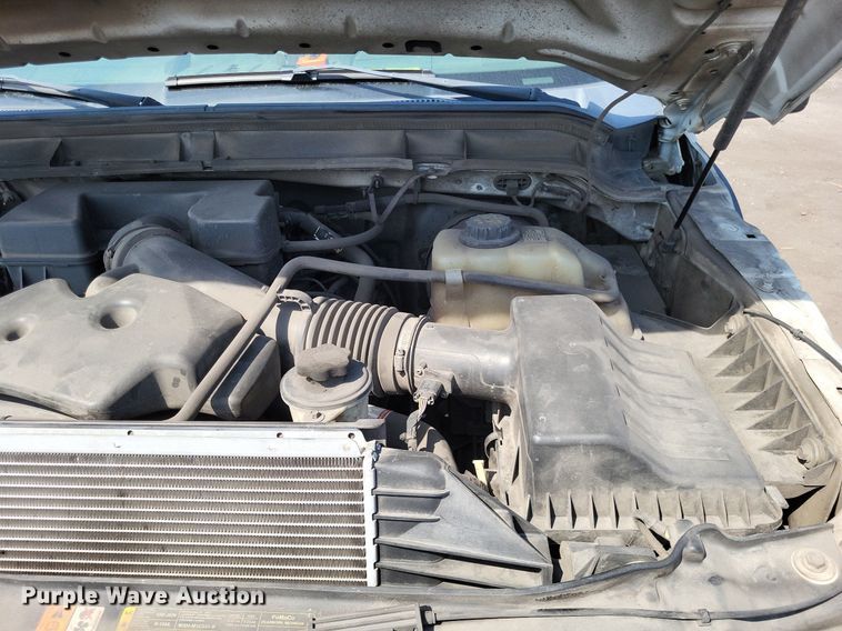 image for item LS9756 2011 Ford F250 Super Duty  Crew Cab flatbed pickup truck