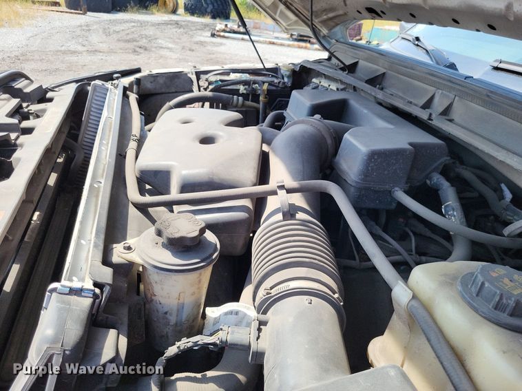 image for item LS9756 2011 Ford F250 Super Duty  Crew Cab flatbed pickup truck