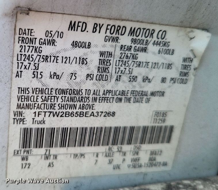 image for item LS9756 2011 Ford F250 Super Duty  Crew Cab flatbed pickup truck