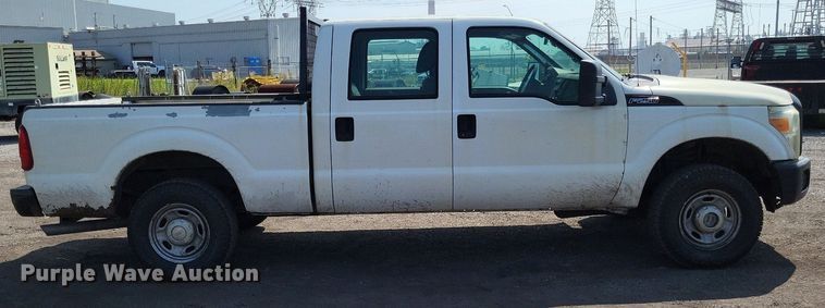 image for item LS9757 2011 Ford F250 Super Duty  Crew Cab pickup truck