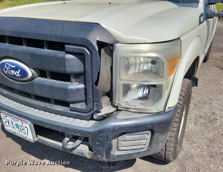 image for item LS9757 2011 Ford F250 Super Duty  Crew Cab pickup truck