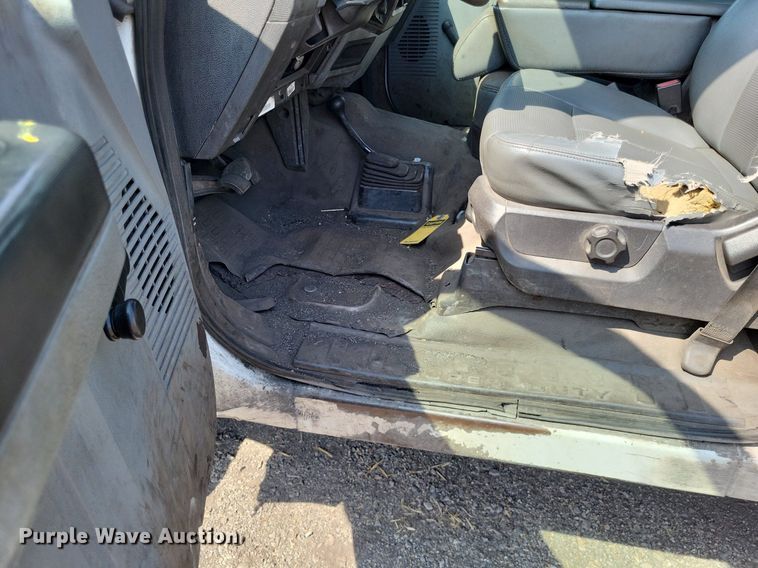 image for item LS9757 2011 Ford F250 Super Duty  Crew Cab pickup truck