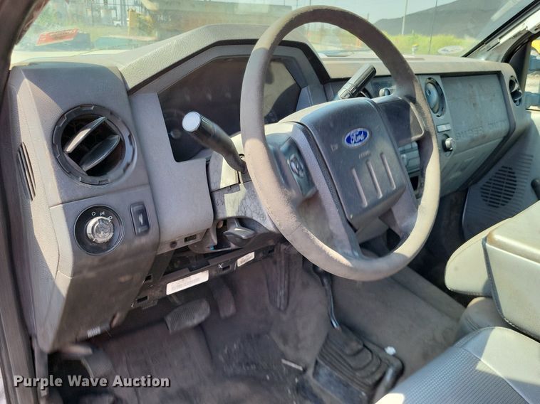 image for item LS9757 2011 Ford F250 Super Duty  Crew Cab pickup truck