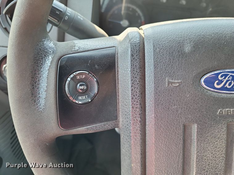 image for item LS9757 2011 Ford F250 Super Duty  Crew Cab pickup truck