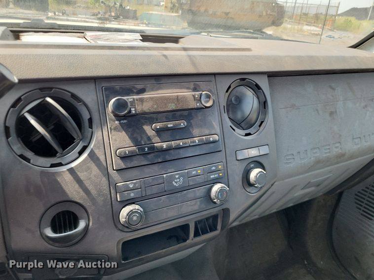 image for item LS9757 2011 Ford F250 Super Duty  Crew Cab pickup truck