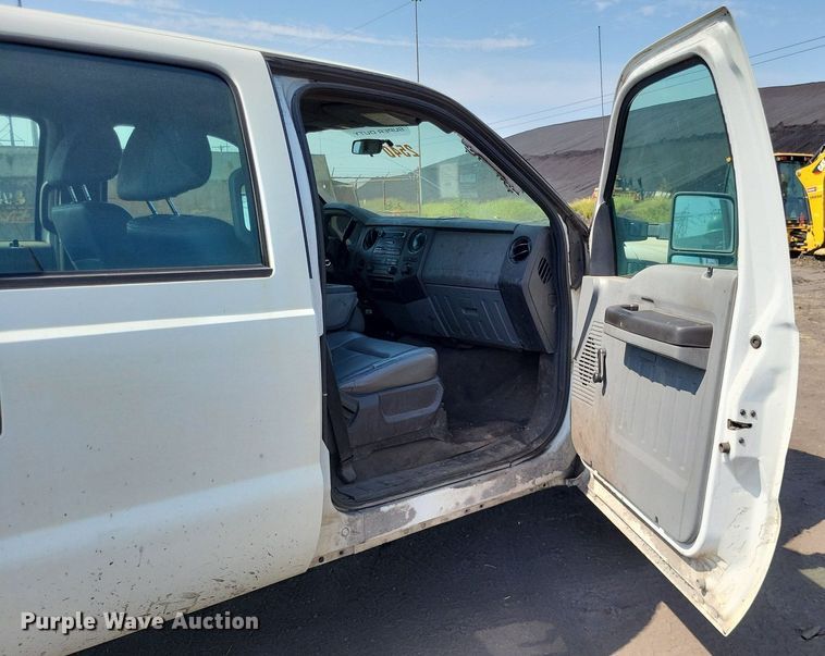 image for item LS9757 2011 Ford F250 Super Duty  Crew Cab pickup truck