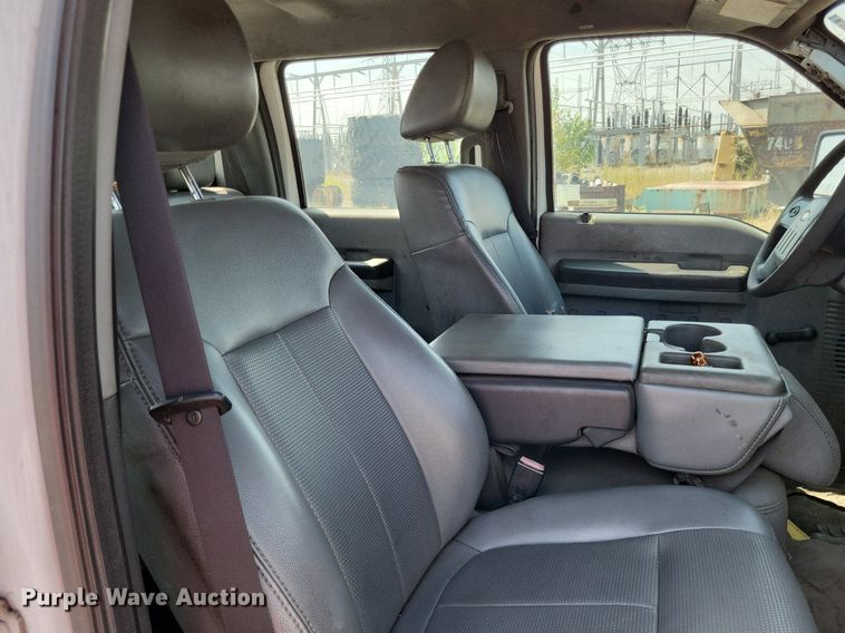 image for item LS9757 2011 Ford F250 Super Duty  Crew Cab pickup truck