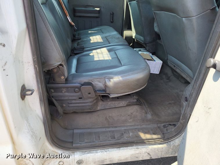 image for item LS9757 2011 Ford F250 Super Duty  Crew Cab pickup truck