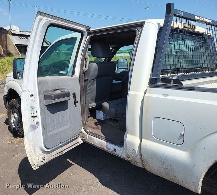 image for item LS9757 2011 Ford F250 Super Duty  Crew Cab pickup truck