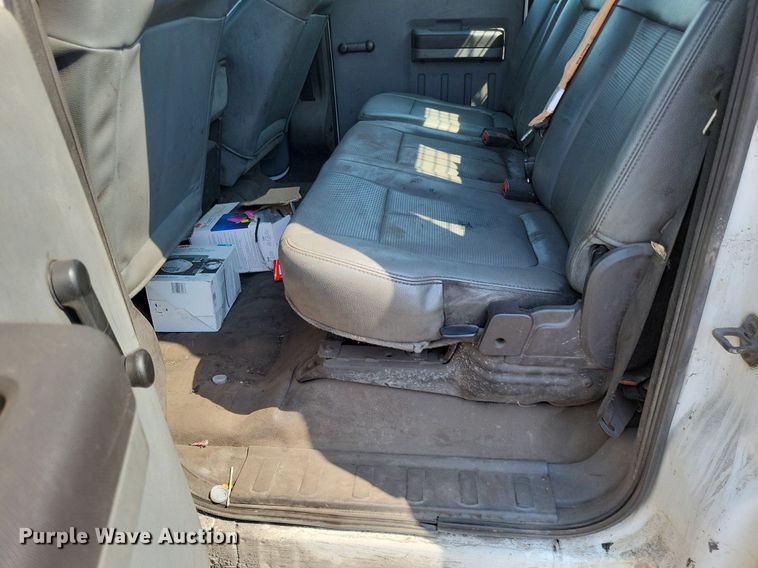 image for item LS9757 2011 Ford F250 Super Duty  Crew Cab pickup truck