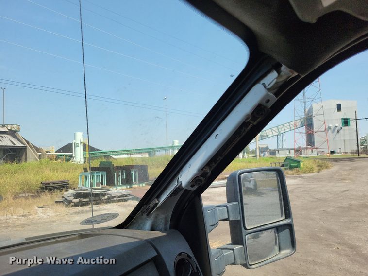 image for item LS9757 2011 Ford F250 Super Duty  Crew Cab pickup truck