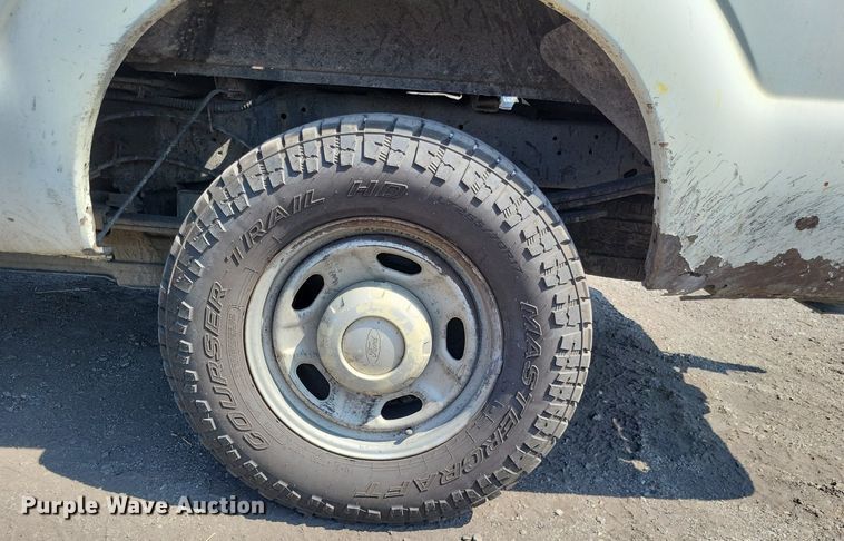 image for item LS9757 2011 Ford F250 Super Duty  Crew Cab pickup truck