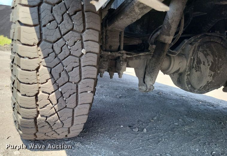 image for item LS9757 2011 Ford F250 Super Duty  Crew Cab pickup truck