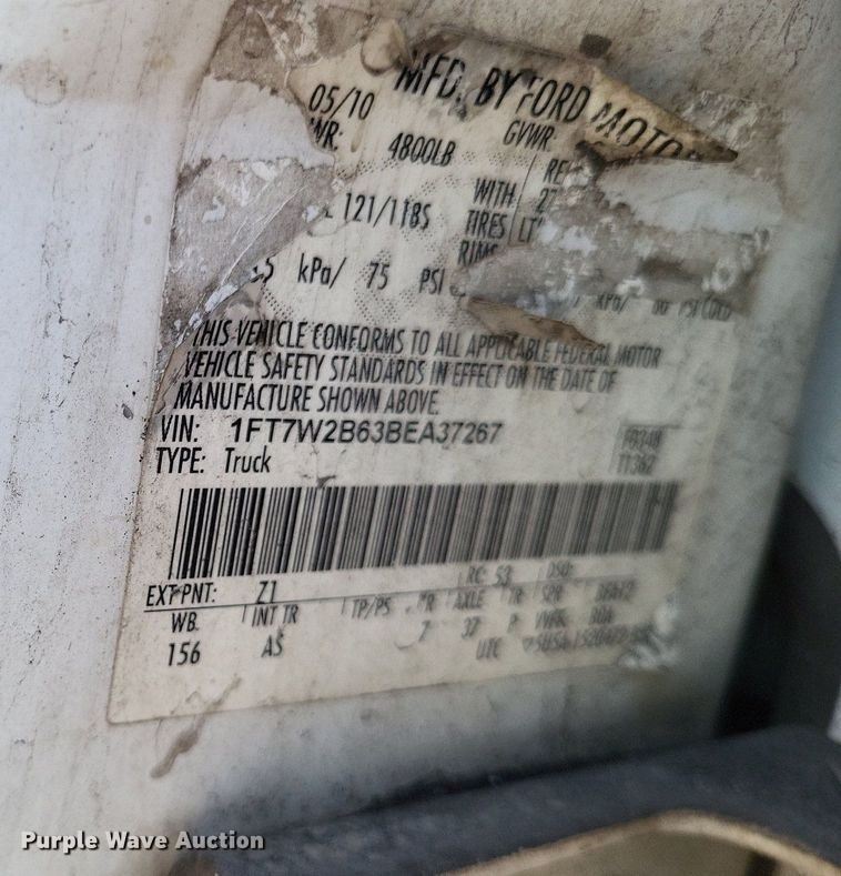 image for item LS9757 2011 Ford F250 Super Duty  Crew Cab pickup truck