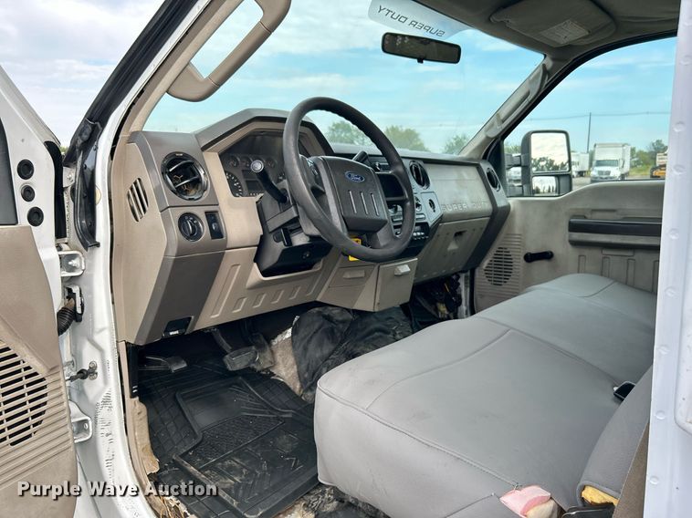 image for item LV9047 2008 Ford F450 Super Duty  Crew Cab flatbed truck