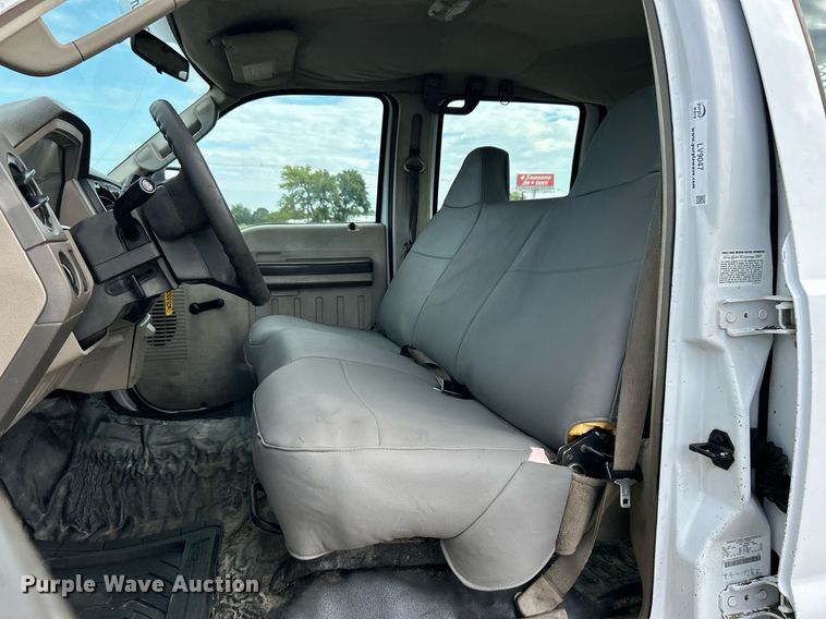 image for item LV9047 2008 Ford F450 Super Duty  Crew Cab flatbed truck