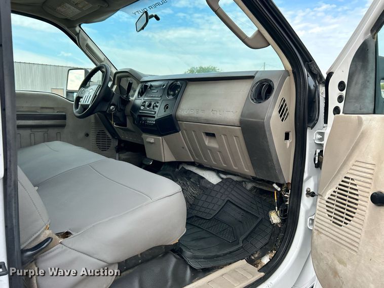 image for item LV9047 2008 Ford F450 Super Duty  Crew Cab flatbed truck