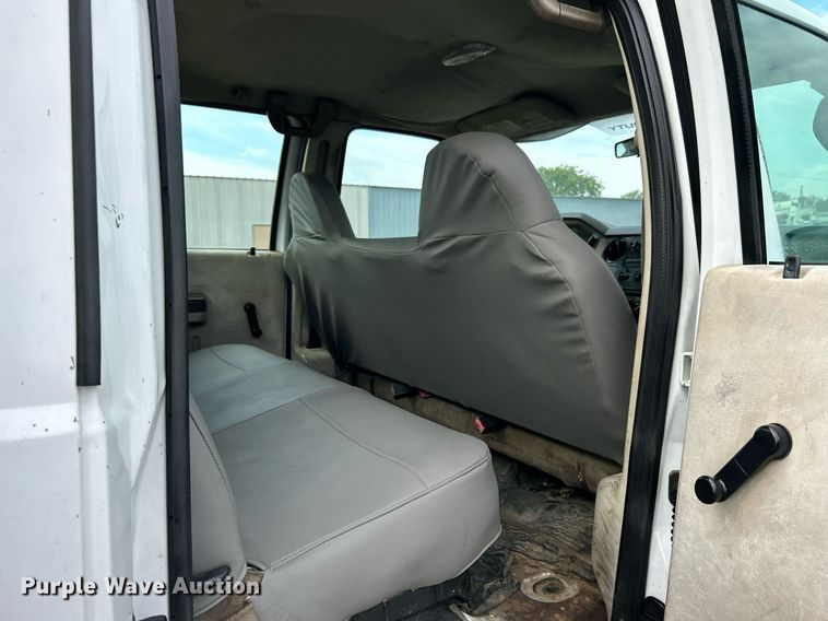 image for item LV9047 2008 Ford F450 Super Duty  Crew Cab flatbed truck