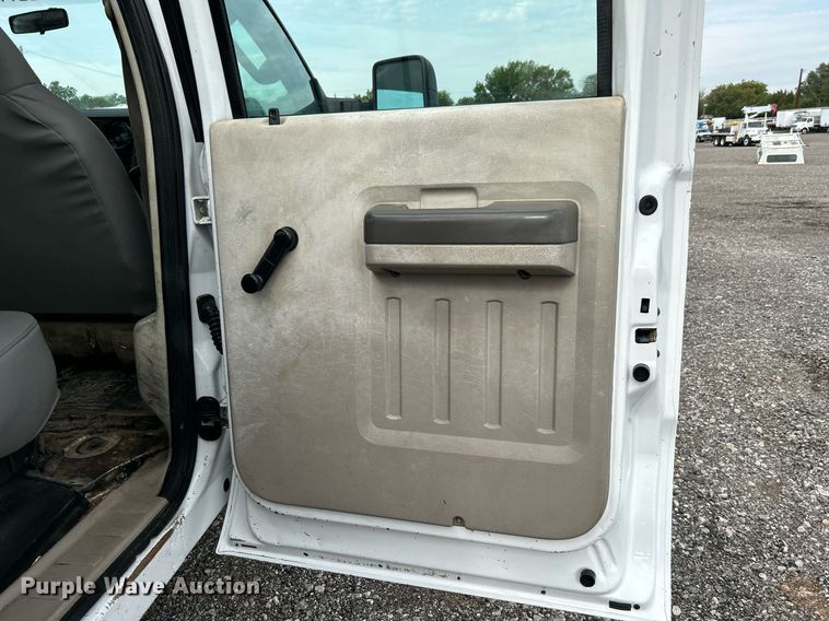 image for item LV9047 2008 Ford F450 Super Duty  Crew Cab flatbed truck