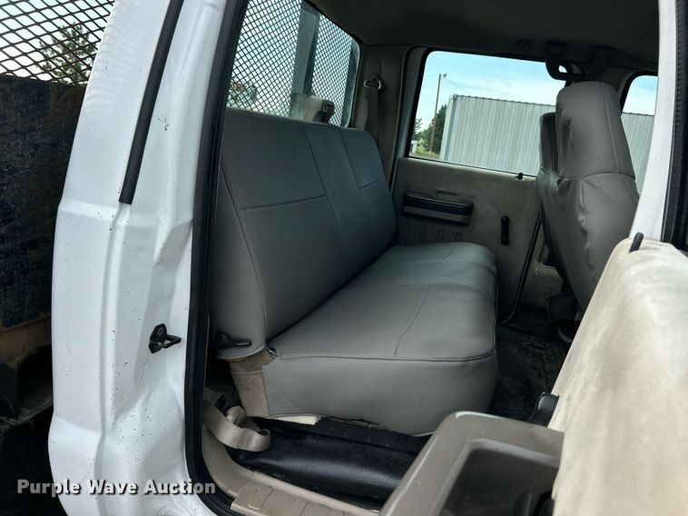 image for item LV9047 2008 Ford F450 Super Duty  Crew Cab flatbed truck