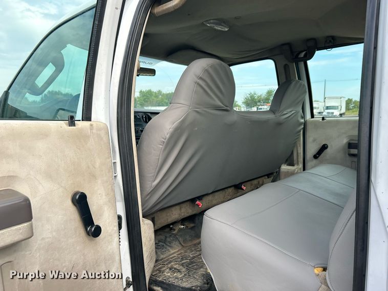 image for item LV9047 2008 Ford F450 Super Duty  Crew Cab flatbed truck