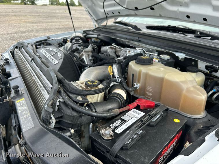 image for item LV9047 2008 Ford F450 Super Duty  Crew Cab flatbed truck