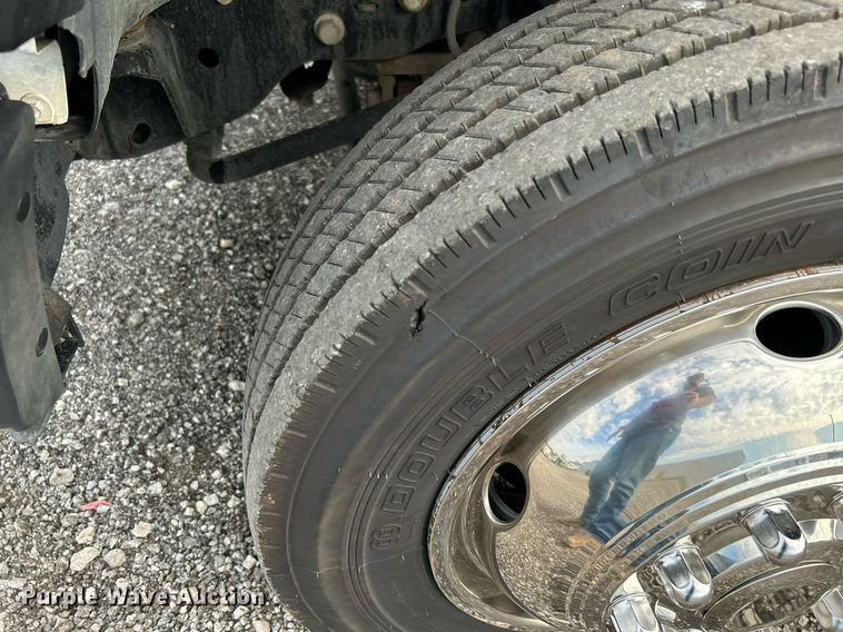 image for item LV9047 2008 Ford F450 Super Duty  Crew Cab flatbed truck