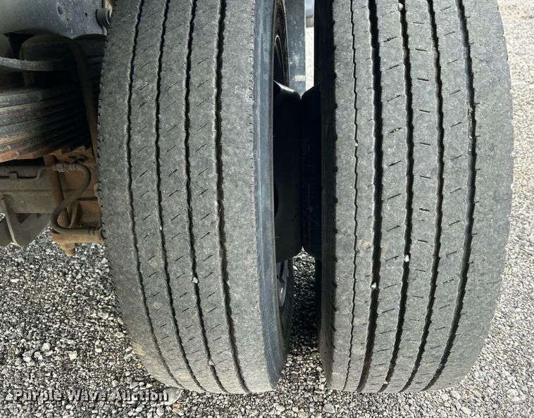 image for item LV9047 2008 Ford F450 Super Duty  Crew Cab flatbed truck