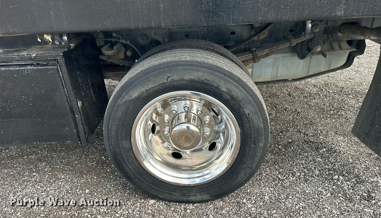 image for item LV9047 2008 Ford F450 Super Duty  Crew Cab flatbed truck