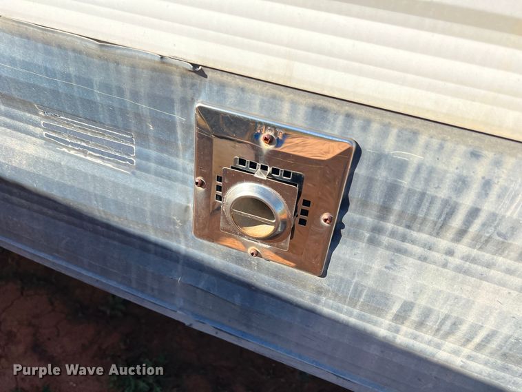 image for item LV9172 2006 Coachmen  camper