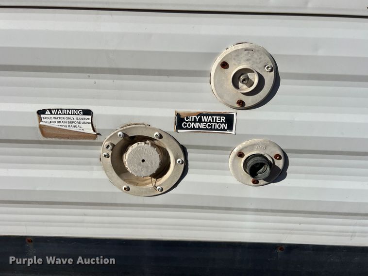 image for item LV9172 2006 Coachmen  camper