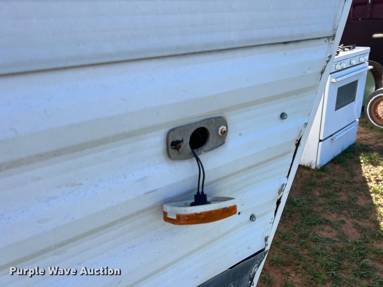 image for item LV9172 2006 Coachmen  camper