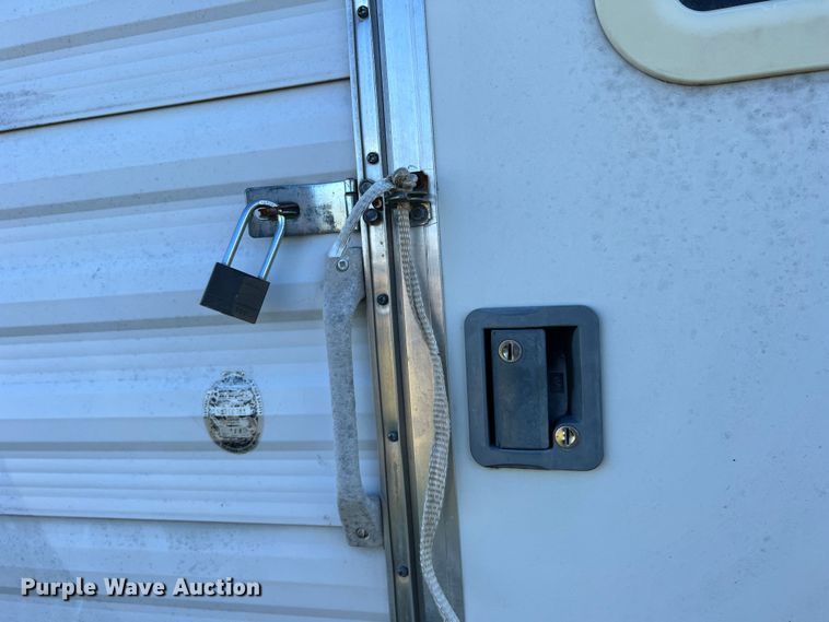 image for item LV9172 2006 Coachmen  camper