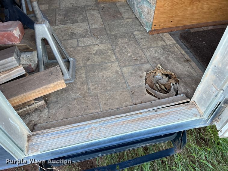 image for item LV9172 2006 Coachmen  camper